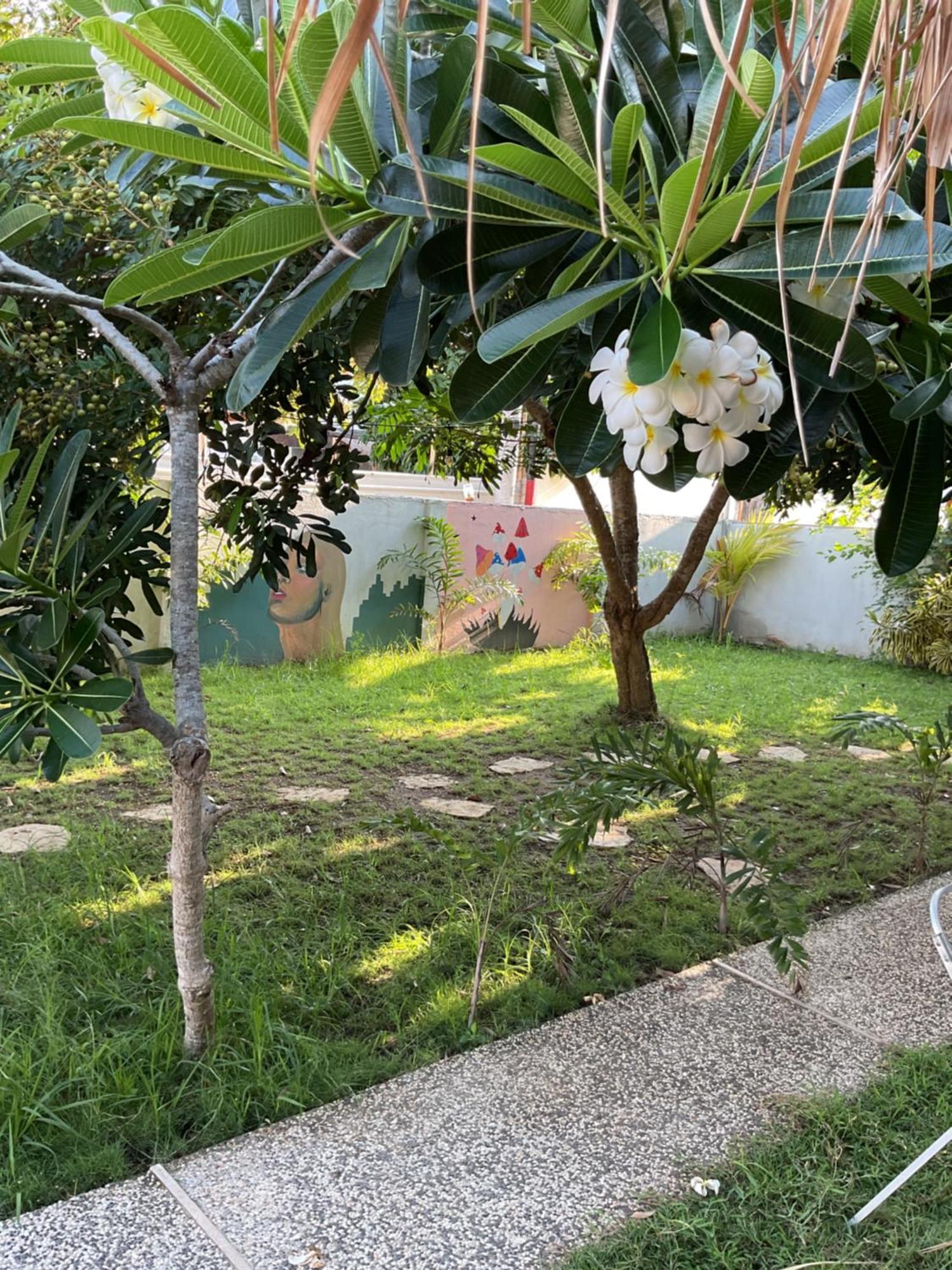 Tiga Spies Hostel Kuta  Exterior photo